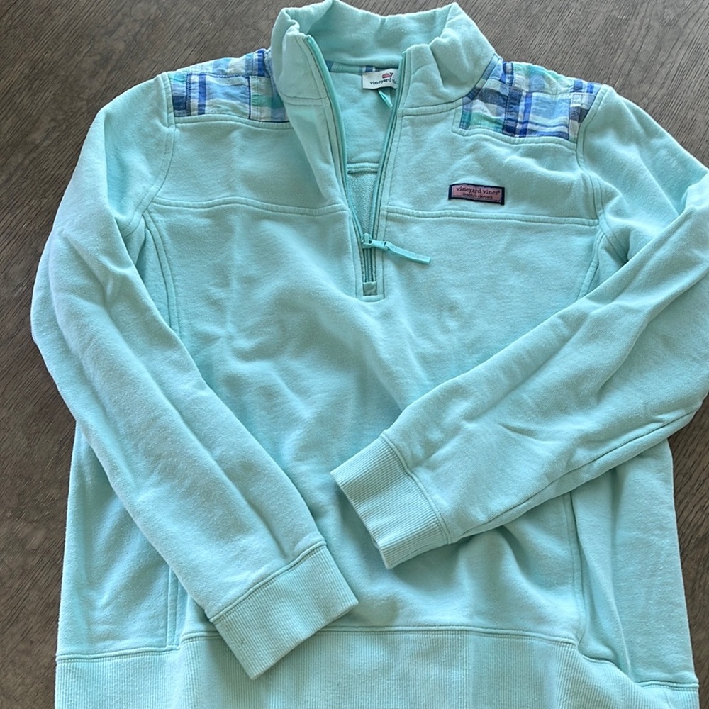 Vineyard Vines sweat shirt sizeL